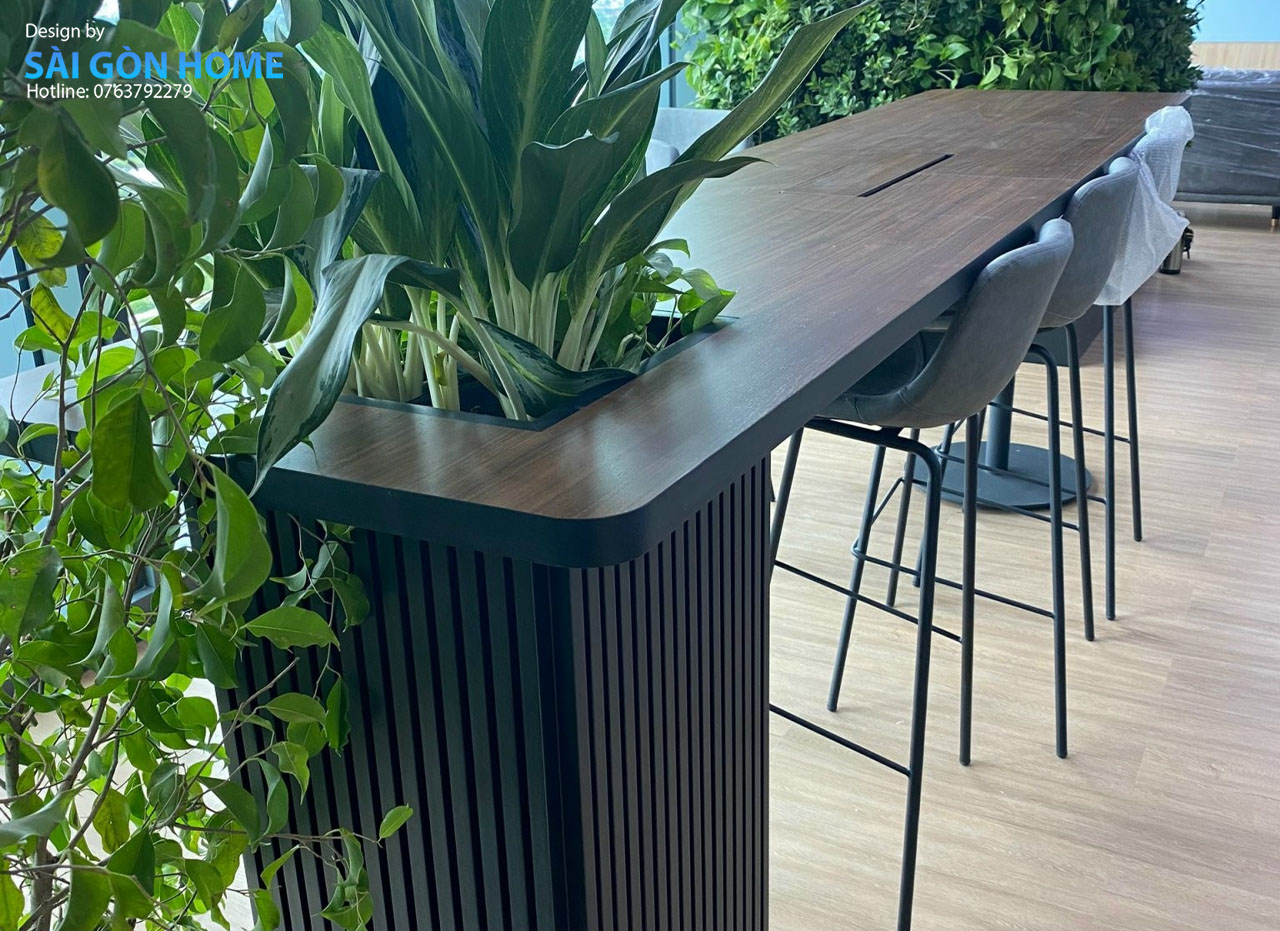 Ghế cao có đệm bọc mềm để tạo cảm giác thoải mái hơn