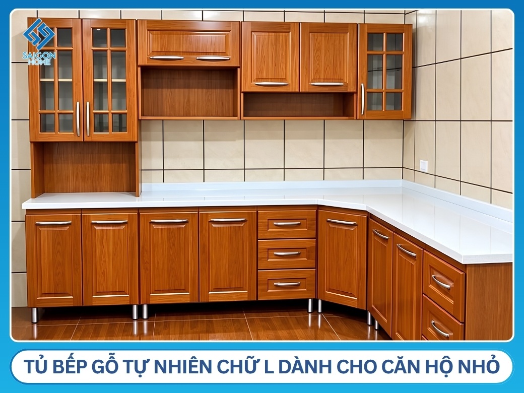 Tủ bếp gỗ tự nhiên chữ L dành cho căn hộ nhỏ